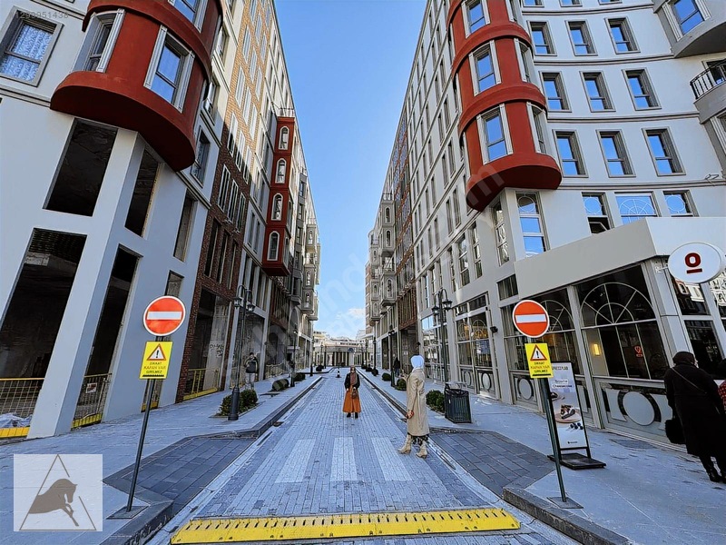 Meydan Ardıçlı'da Geniş Cephe Kiralık Dükkan — fotoğraf 5