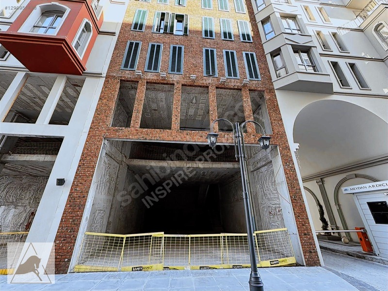 Meydan Ardıçlı'da Geniş Cephe Kiralık Dükkan — fotoğraf 9