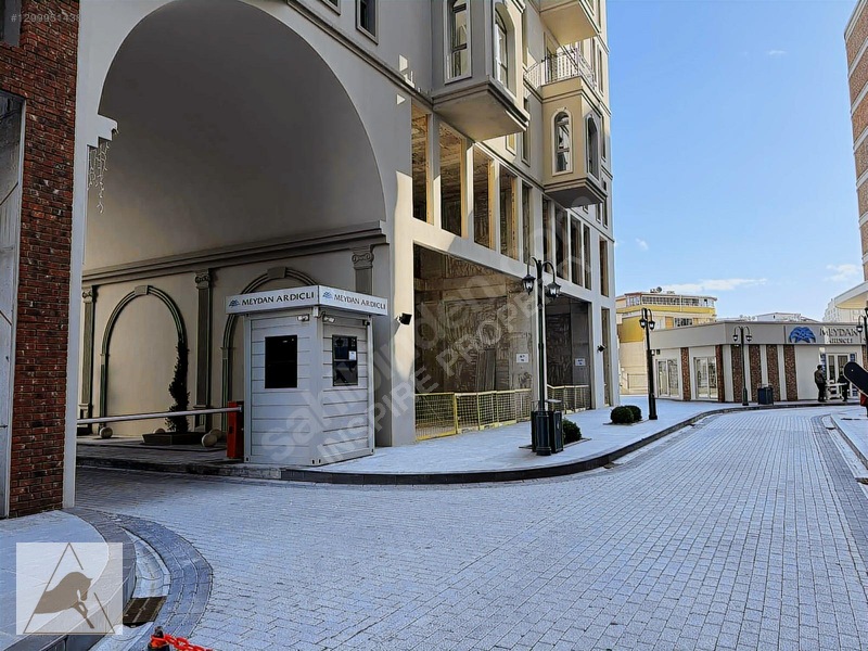 Meydan Ardıçlı'da Geniş Cephe Kiralık Dükkan — fotoğraf 11