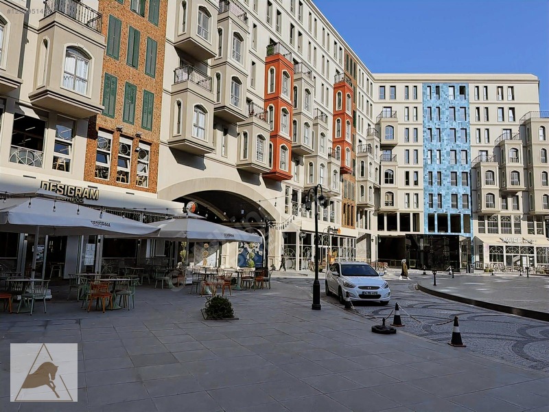 Meydan Ardıçlı'da Geniş Cephe Kiralık Dükkan — fotoğraf 18