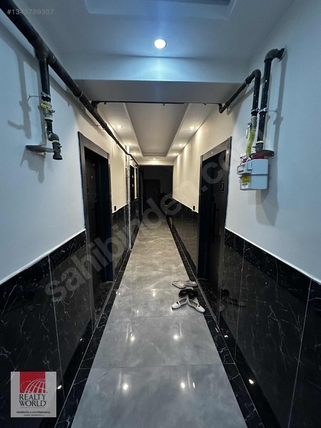Realty World Demıroğlu Güvencesiyle Satılık Lüks 2+1 Daire — fotoğraf 3