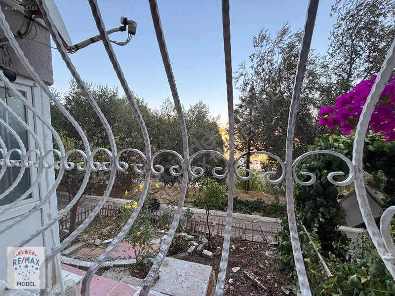 Çiğli Egekent'de Eşyalı 1+1 Satılık Daire — fotoğraf 24