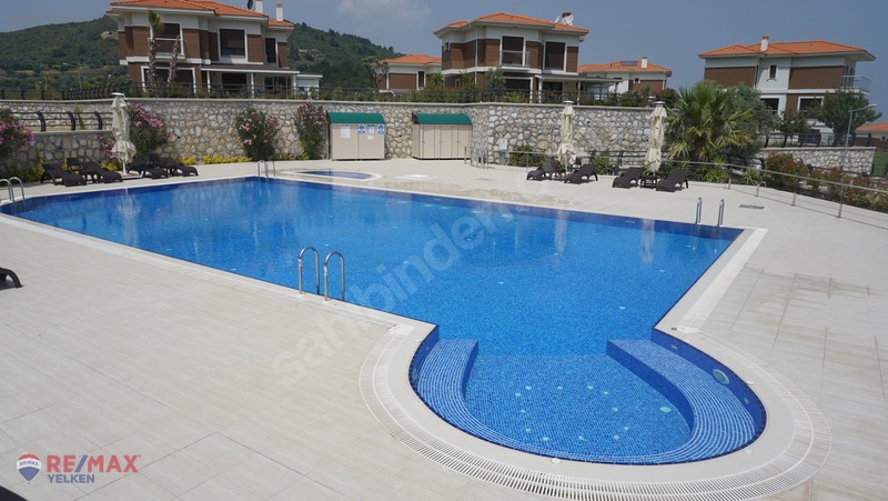 Remax Yelken'den Havuzlu, Güvenlikli Site İçi, Tam Müstakil — fotoğraf 3
