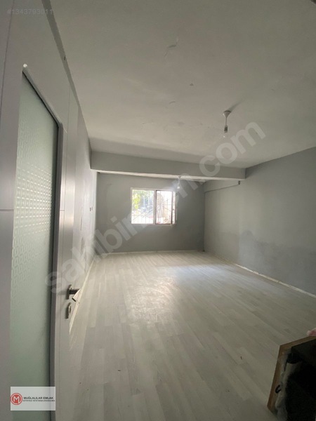 Gaziemir Binbaşı Reşatbey'de İzban Yakını Bahçe Kat Temiz 2+1 — fotoğraf 4