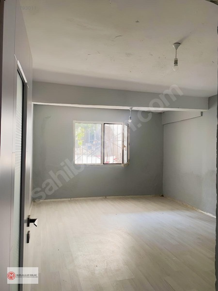 Gaziemir Binbaşı Reşatbey'de İzban Yakını Bahçe Kat Temiz 2+1 — fotoğraf 6