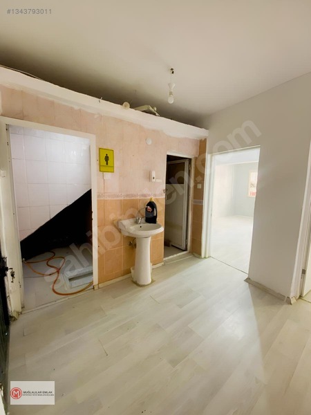 Gaziemir Binbaşı Reşatbey'de İzban Yakını Bahçe Kat Temiz 2+1 — fotoğraf 12