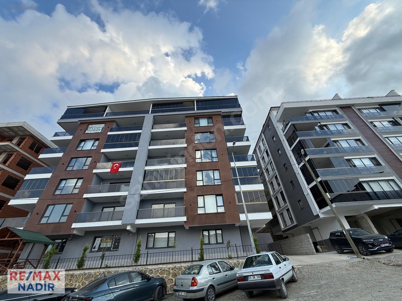 Eriklimanda Deniz Manzaralı, Ebeveyn Banyolu 145 M² Satılık 3+1