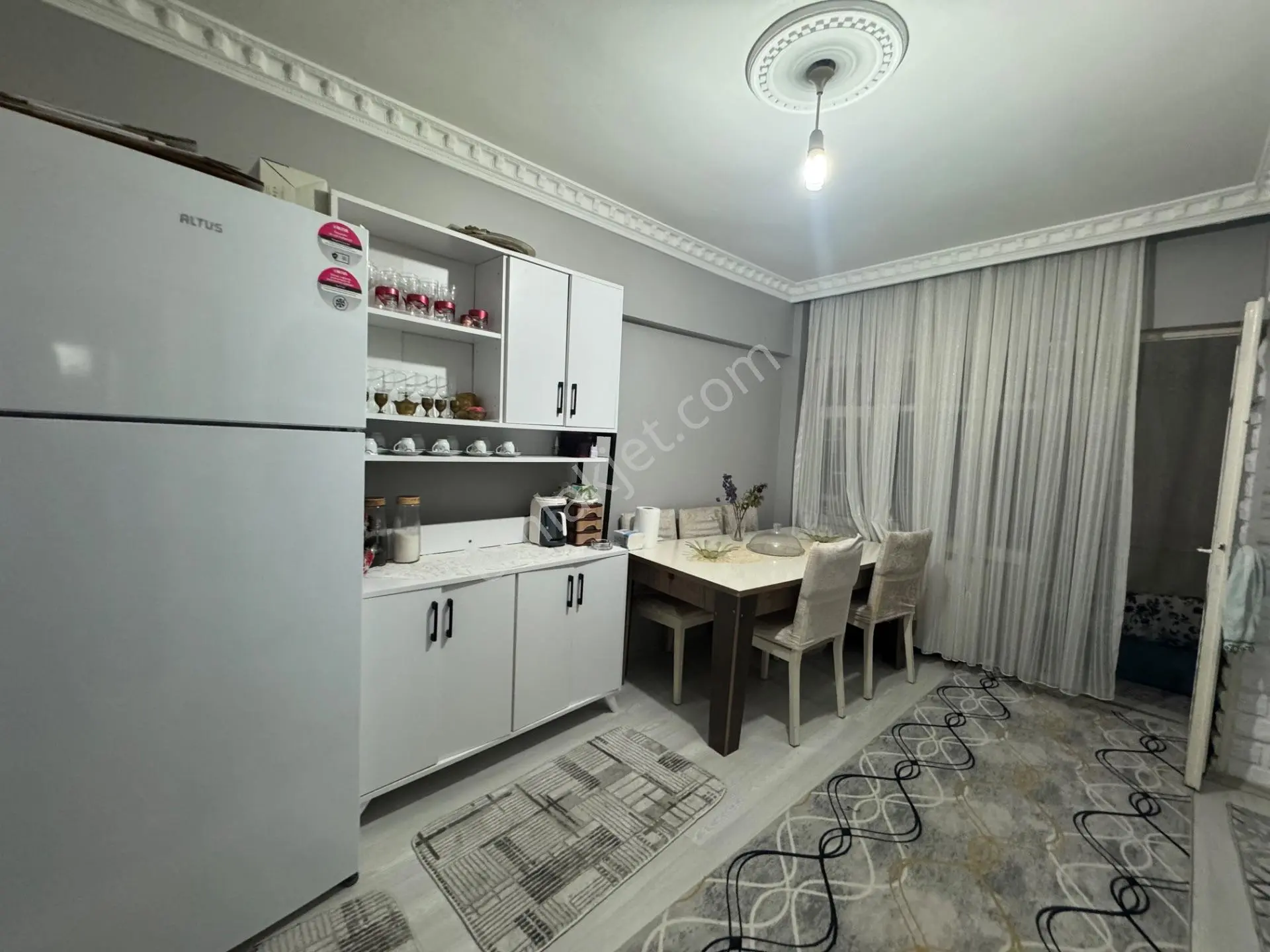 Gökdere Metro Yakınında Cadde Üzerinde Satılık 2+1 — fotoğraf 8