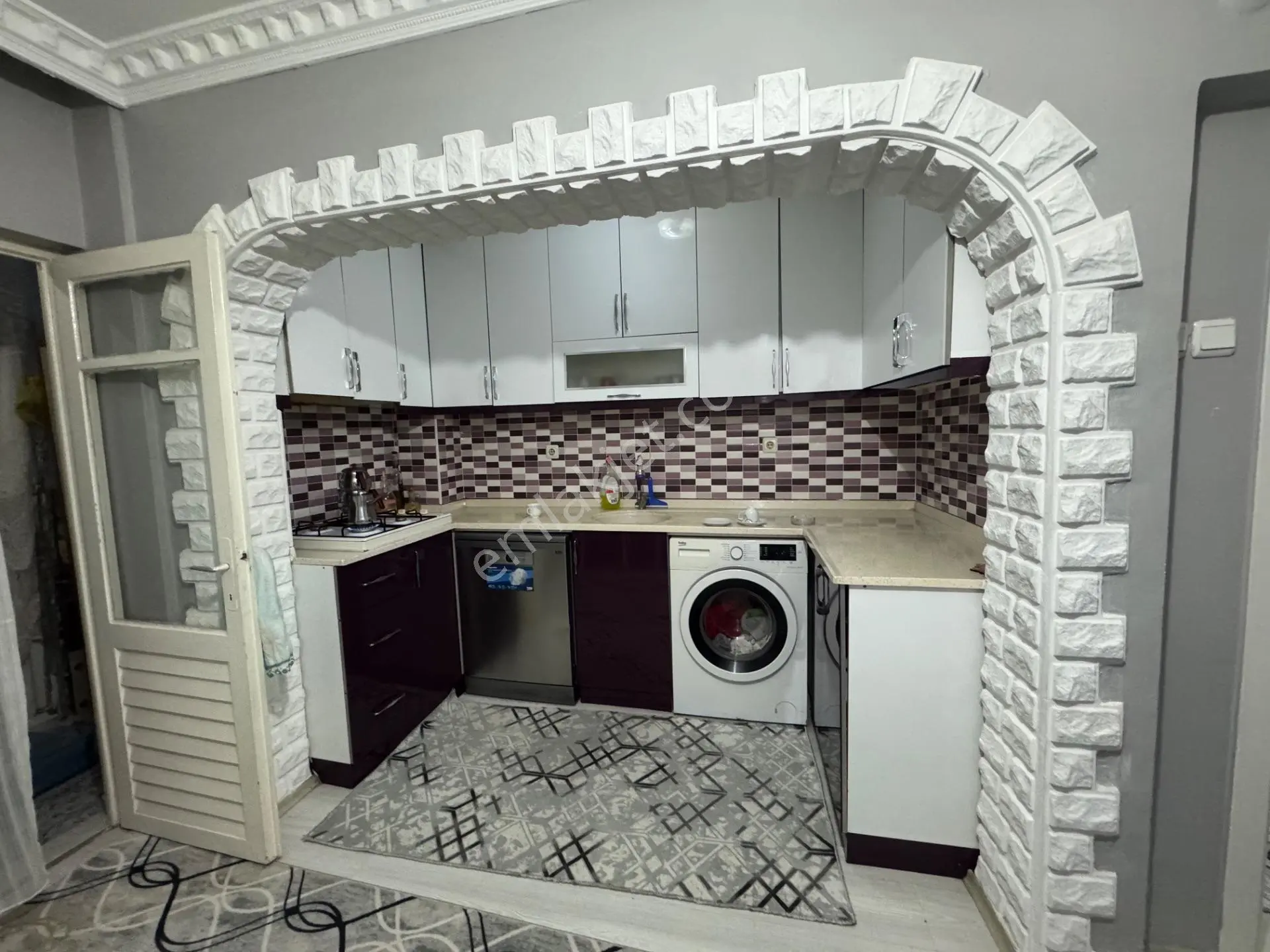 Gökdere Metro Yakınında Cadde Üzerinde Satılık 2+1 — fotoğraf 15
