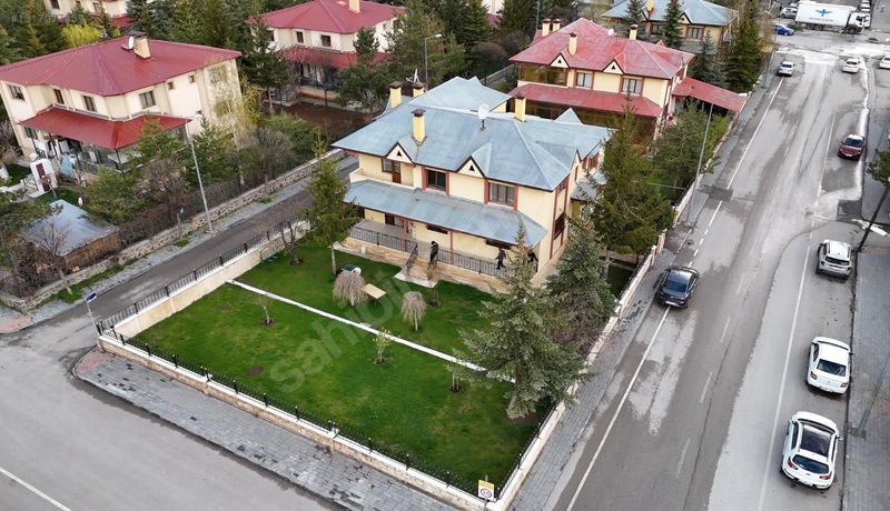 Yıldızkentte Emsalsiz 6+1 Villa