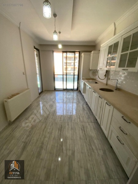 Özyuva Gayrimenkul'den A.şehir Mahallesinde Kiralık 3+1 Daire — fotoğraf 3