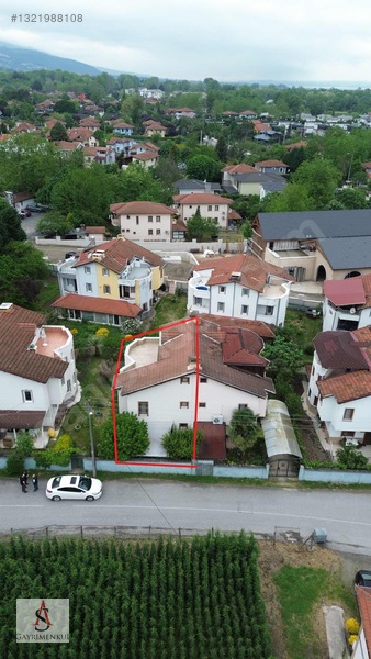 Sapanca İpekyolu'nda Satılık 4+1 Tripleks Villa, 180m², Bahçeli — fotoğraf 7