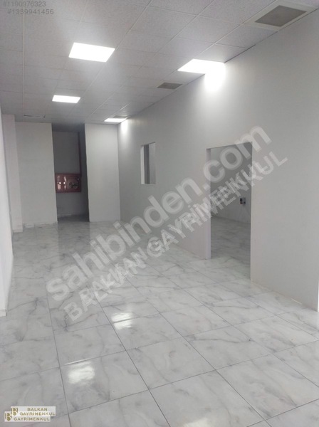 Balkan Gayrimenkul'den Hazır Kiracılı 100m2 Sıfır Mağaza — fotoğraf 5