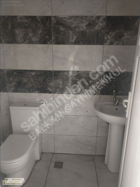 Balkan Gayrimenkul'den Hazır Kiracılı 100m2 Sıfır Mağaza — fotoğraf 8