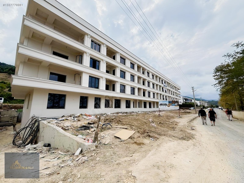 Yıldırım Emlak'tan Yakakent'te Denize Sıfır 1+1 Daire — fotoğraf 3