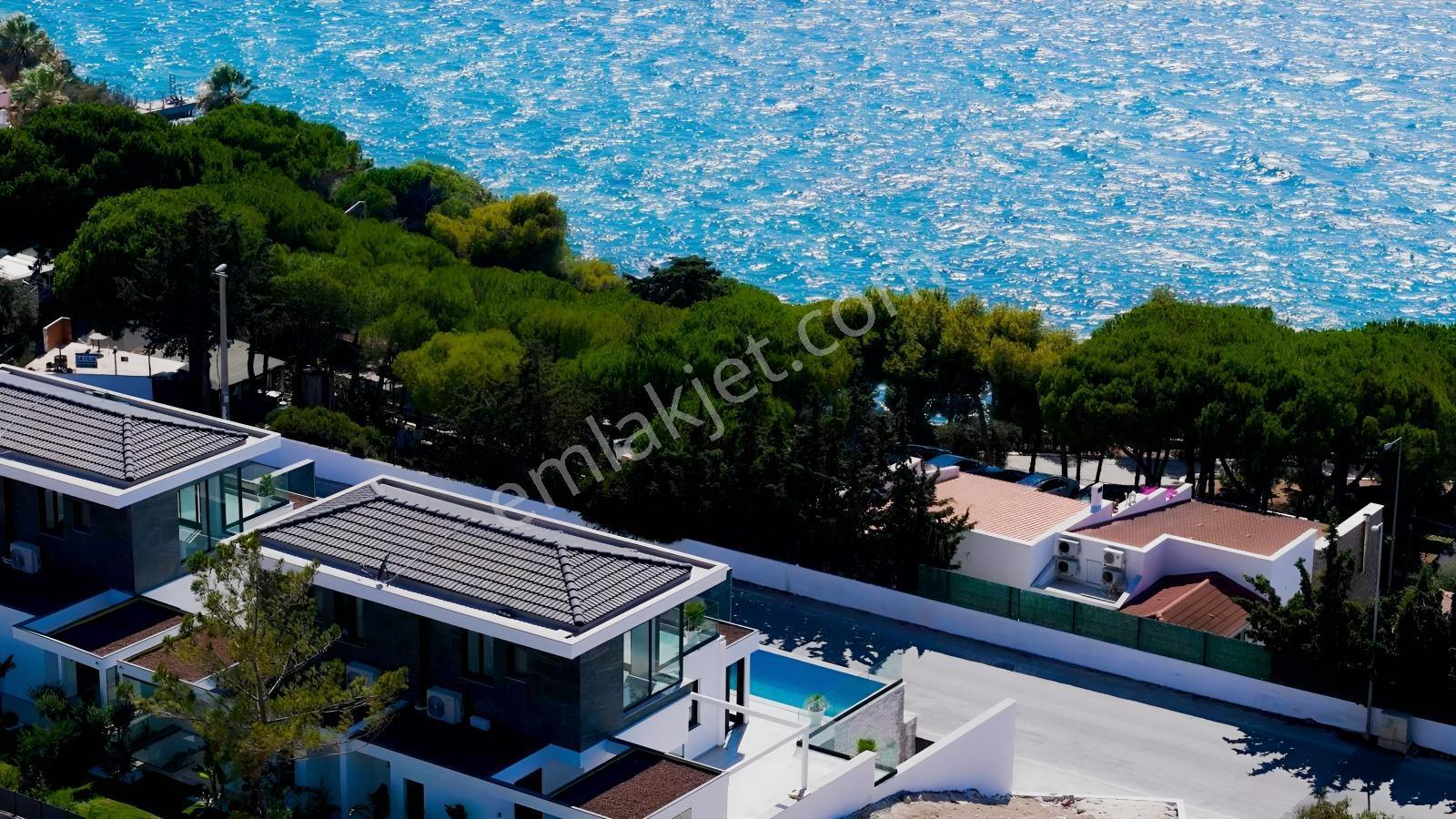 Çeşme Ardıç Havuzlu Kapalı Otoparklı Deniz Manzaralı 5+1 Villa — fotoğraf 2