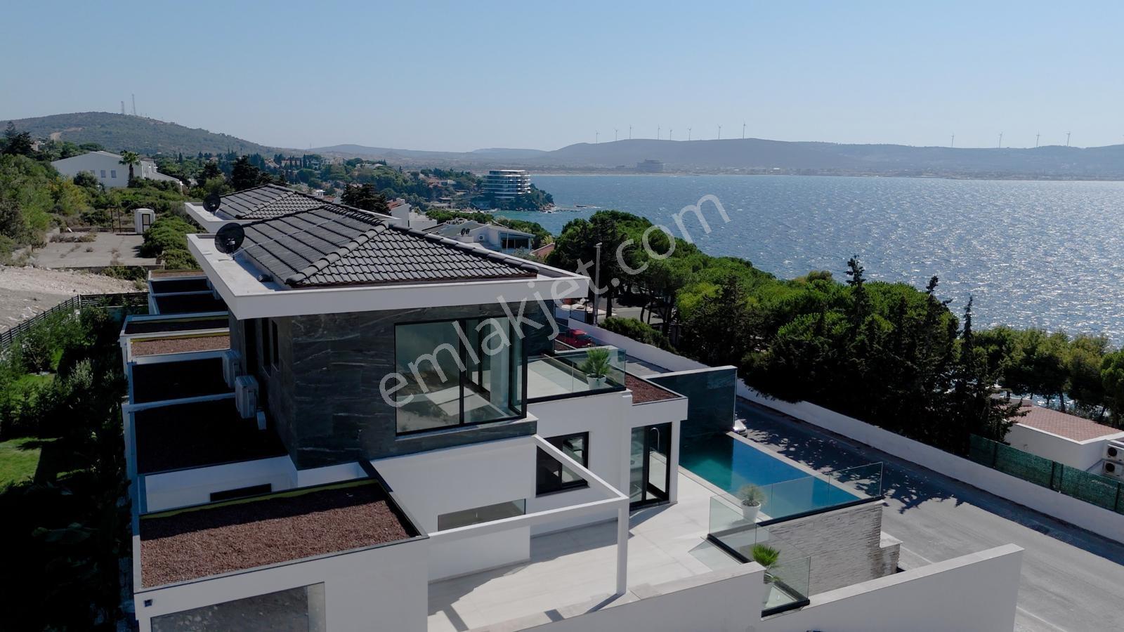 Çeşme Ardıç Havuzlu Kapalı Otoparklı Deniz Manzaralı 5+1 Villa — fotoğraf 4