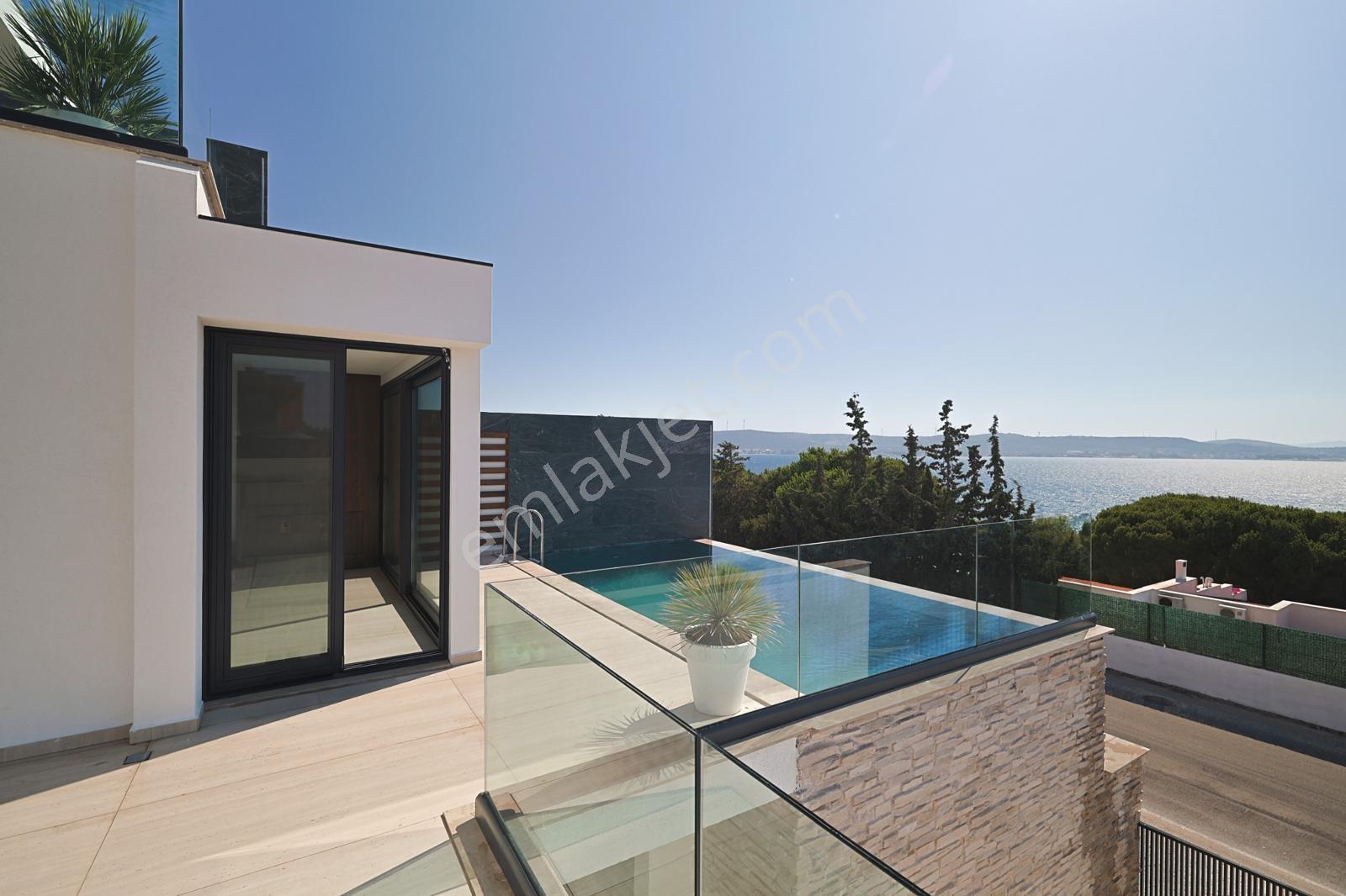 Çeşme Ardıç Havuzlu Kapalı Otoparklı Deniz Manzaralı 5+1 Villa — fotoğraf 5