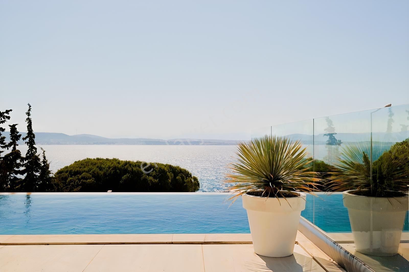 Çeşme Ardıç Havuzlu Kapalı Otoparklı Deniz Manzaralı 5+1 Villa — fotoğraf 6