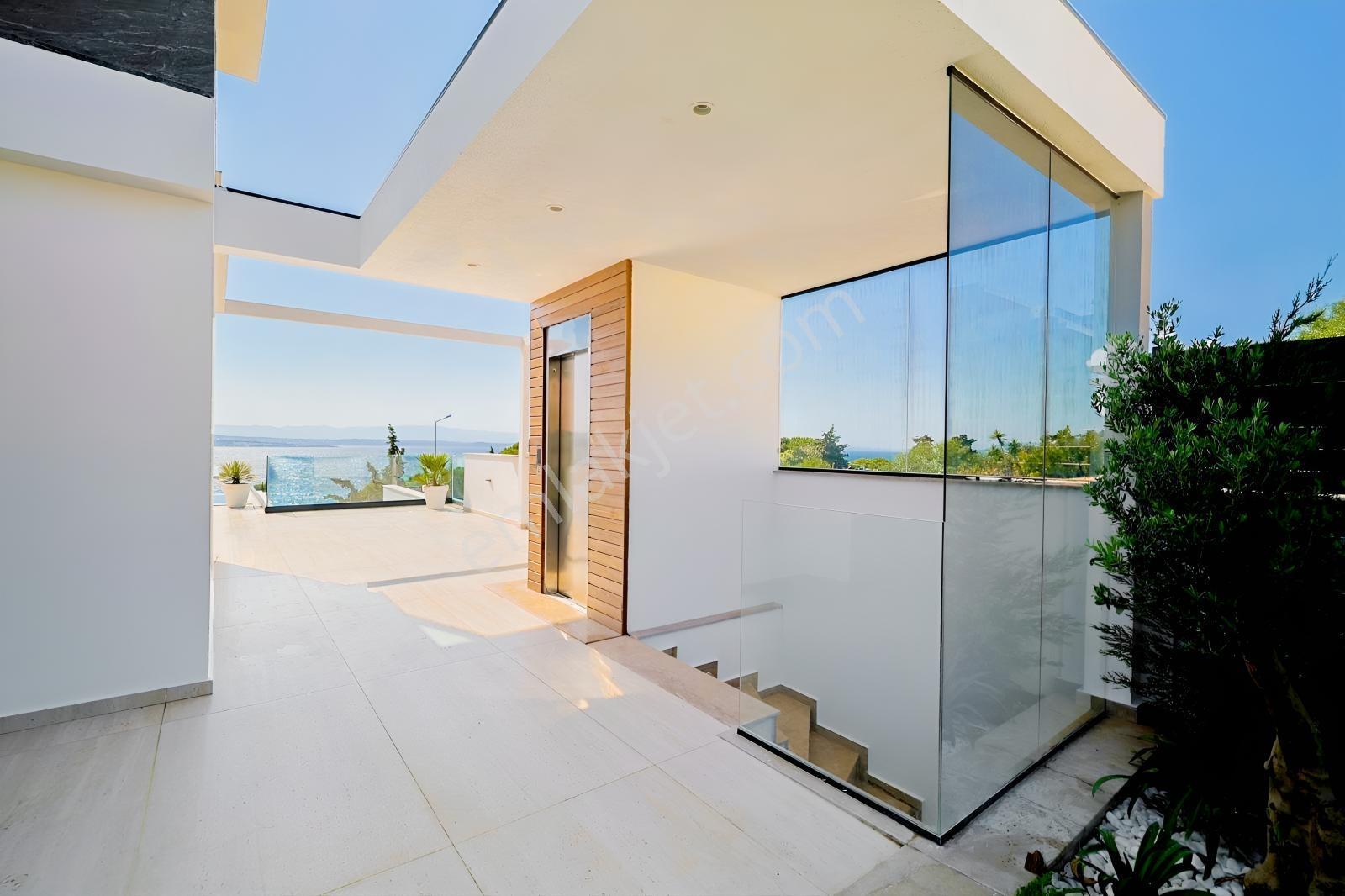 Çeşme Ardıç Havuzlu Kapalı Otoparklı Deniz Manzaralı 5+1 Villa — fotoğraf 8