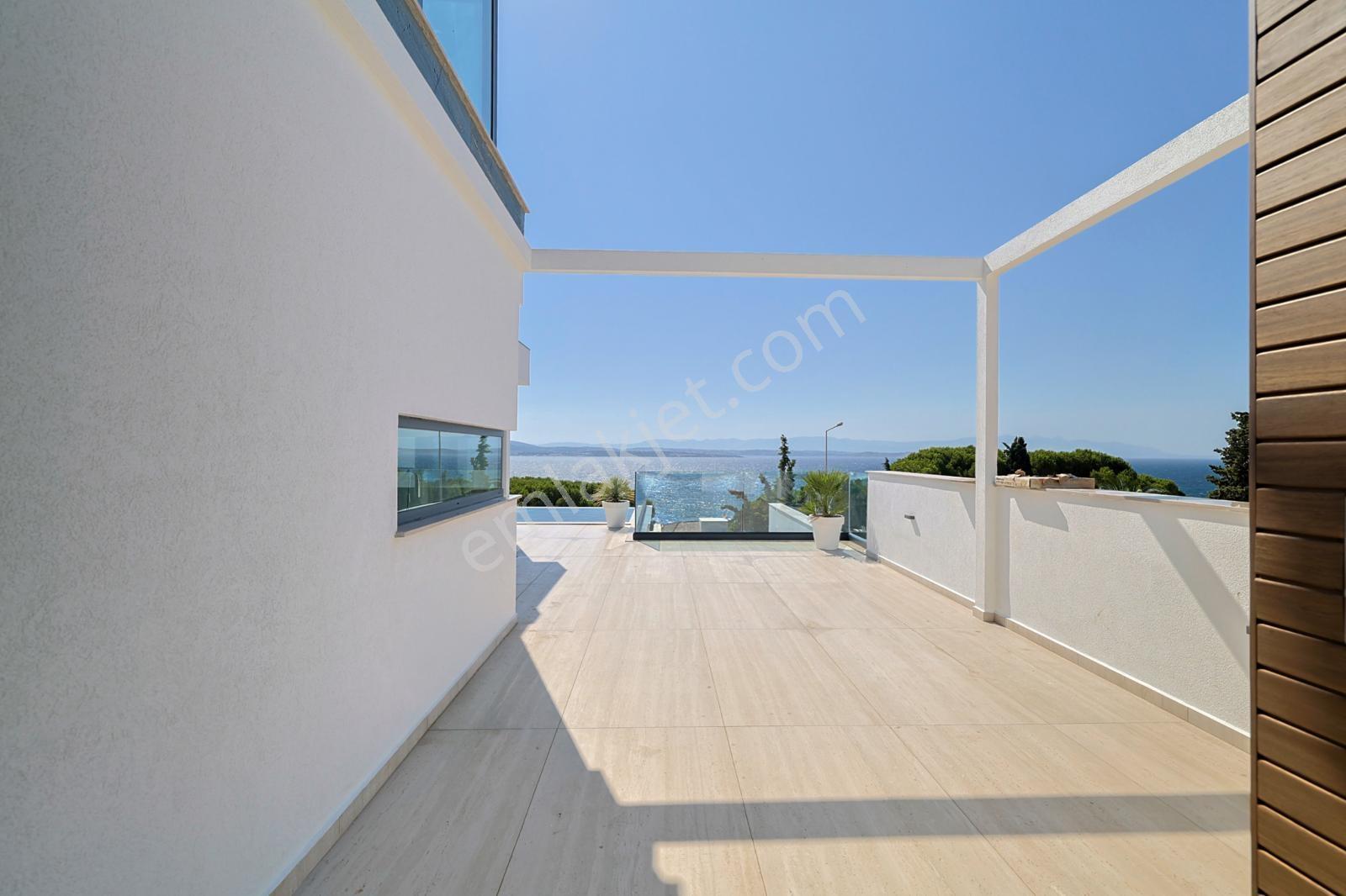 Çeşme Ardıç Havuzlu Kapalı Otoparklı Deniz Manzaralı 5+1 Villa — fotoğraf 9