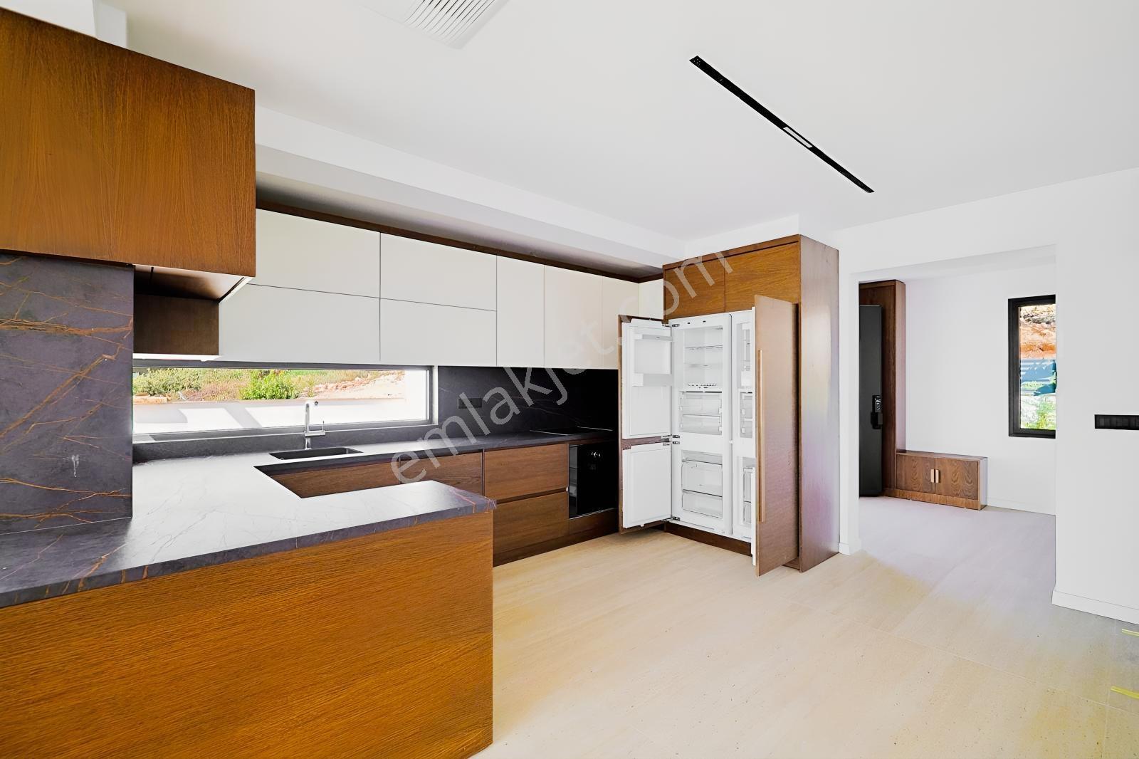 Çeşme Ardıç Havuzlu Kapalı Otoparklı Deniz Manzaralı 5+1 Villa — fotoğraf 12