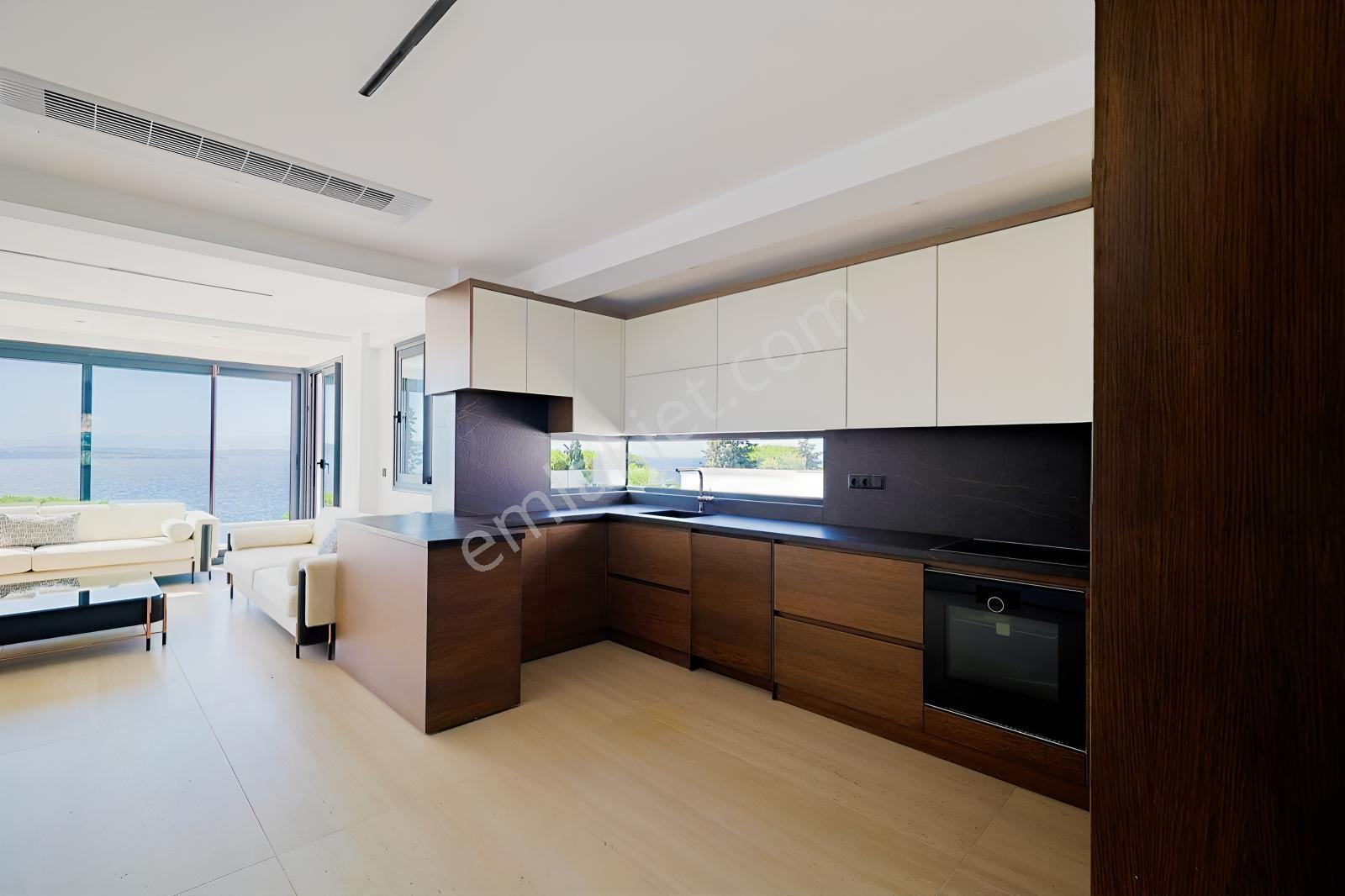 Çeşme Ardıç Havuzlu Kapalı Otoparklı Deniz Manzaralı 5+1 Villa — fotoğraf 13