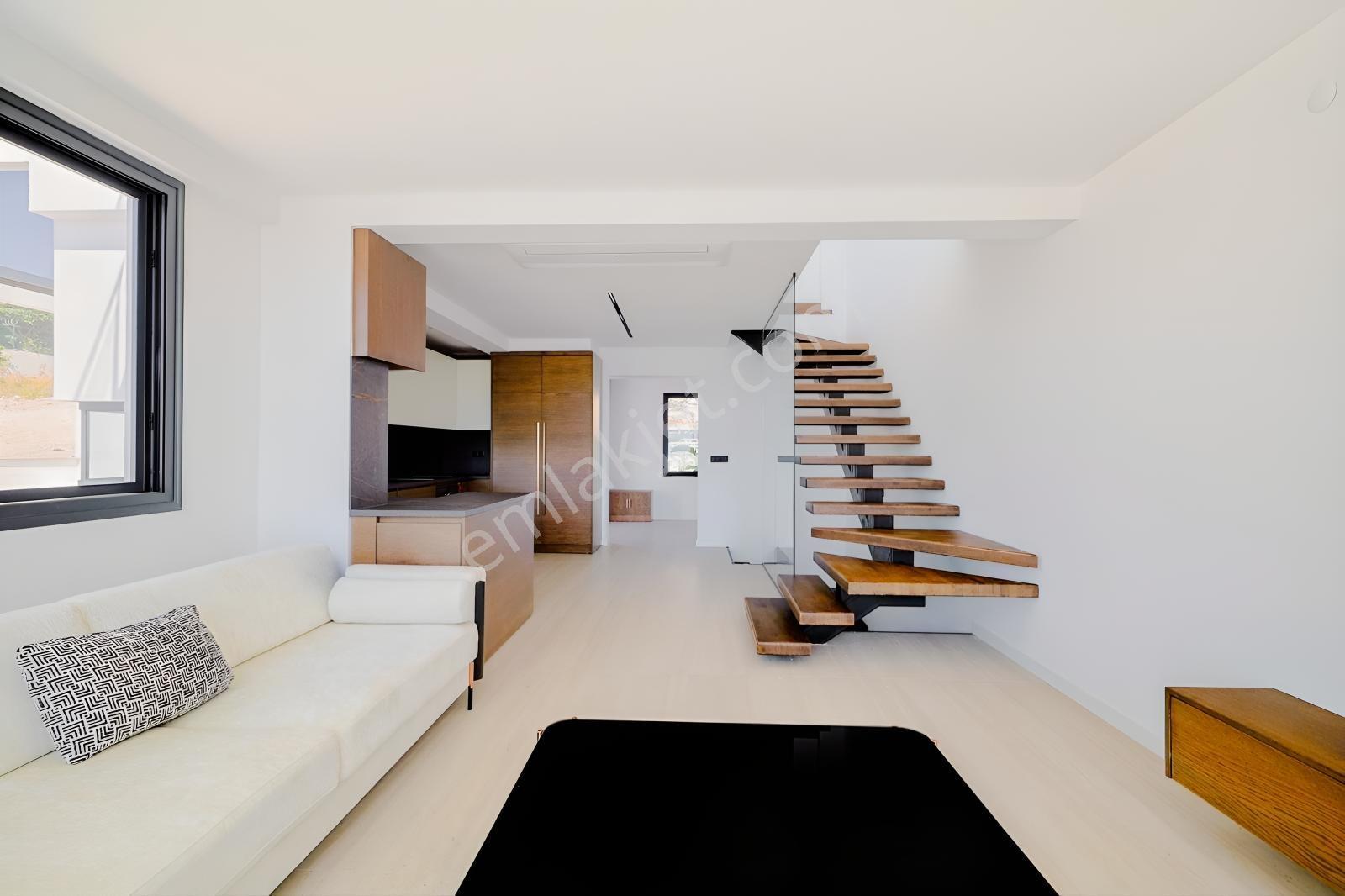 Çeşme Ardıç Havuzlu Kapalı Otoparklı Deniz Manzaralı 5+1 Villa — fotoğraf 14