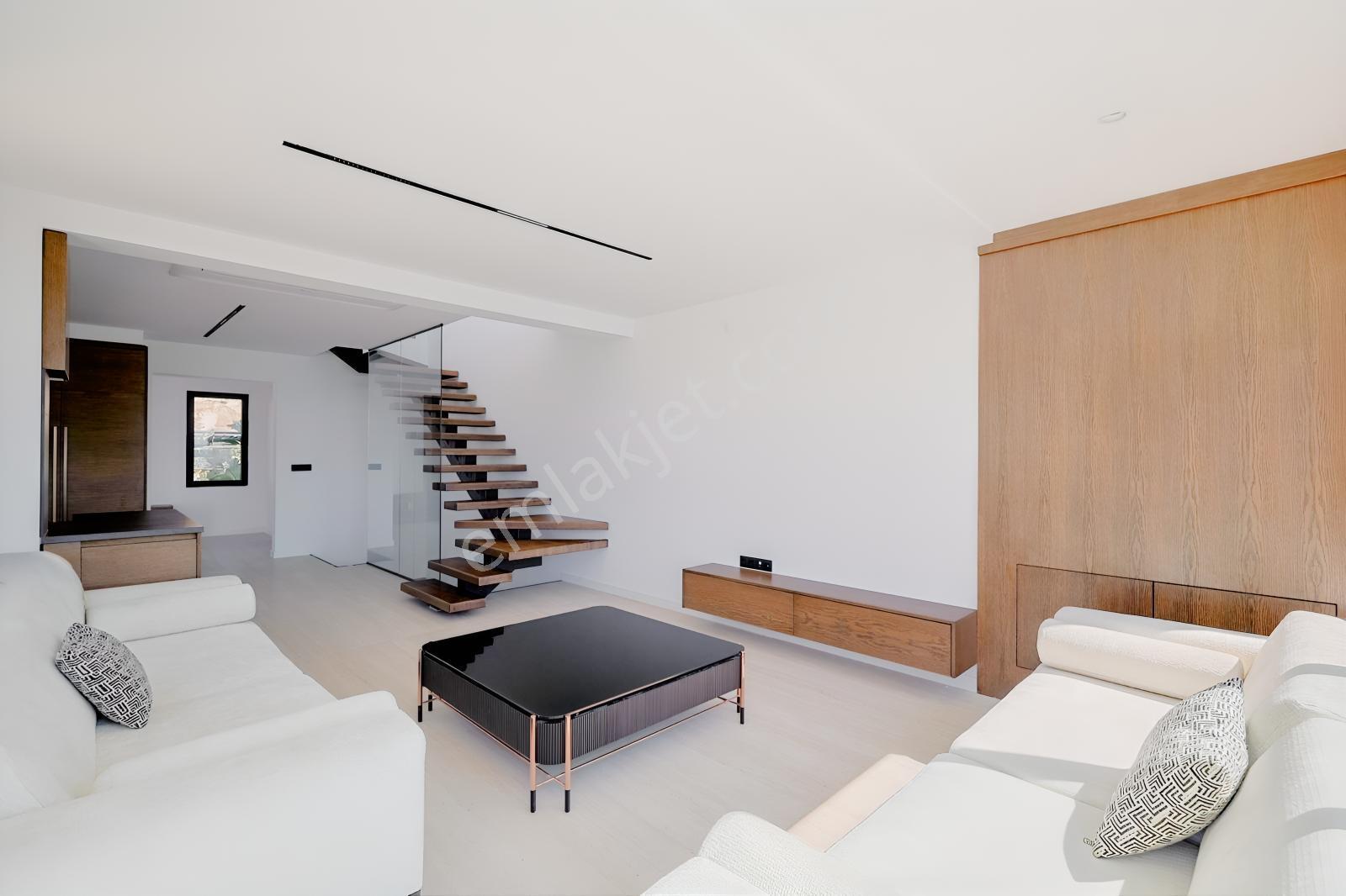 Çeşme Ardıç Havuzlu Kapalı Otoparklı Deniz Manzaralı 5+1 Villa — fotoğraf 15