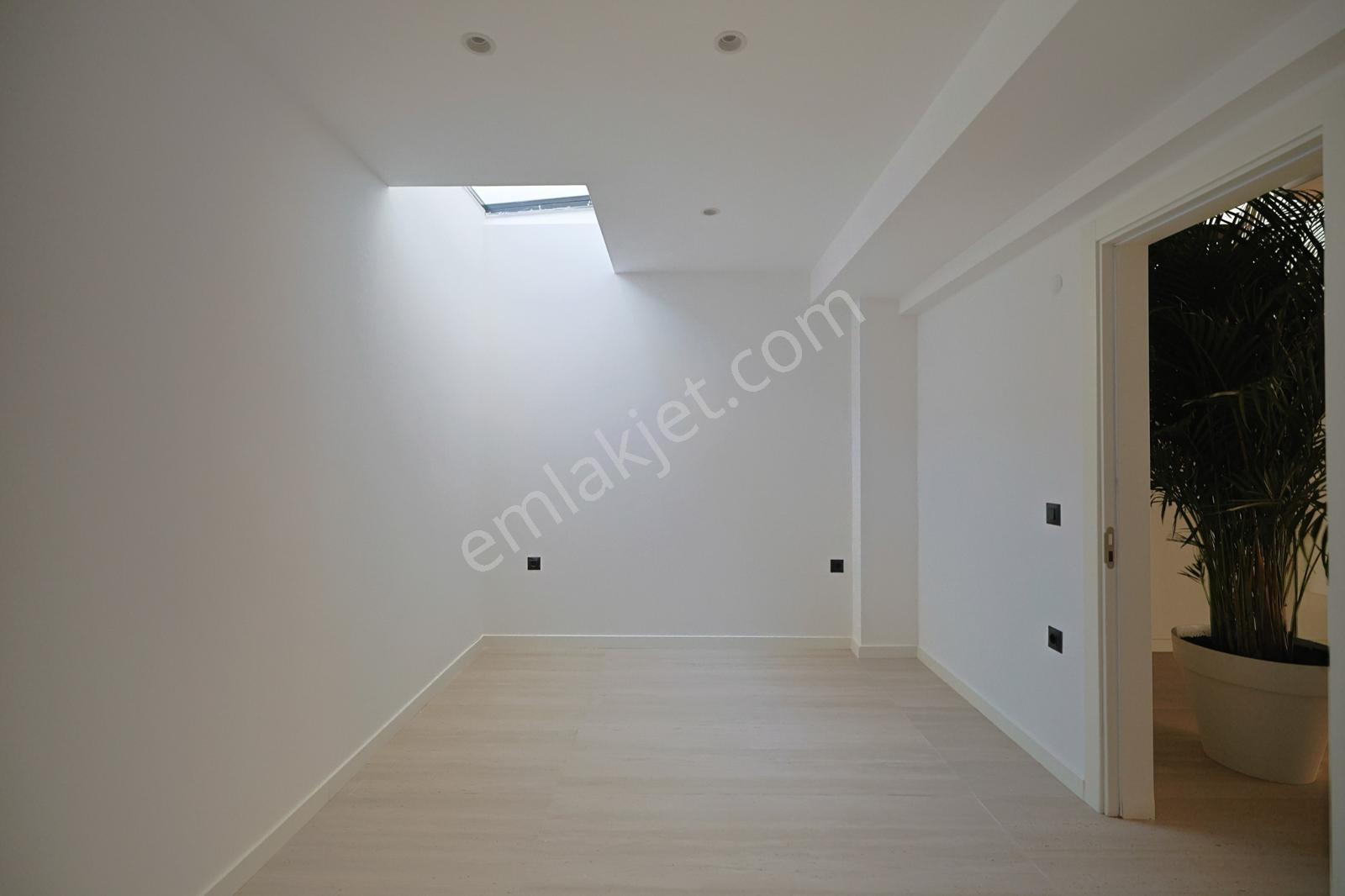 Çeşme Ardıç Havuzlu Kapalı Otoparklı Deniz Manzaralı 5+1 Villa — fotoğraf 28