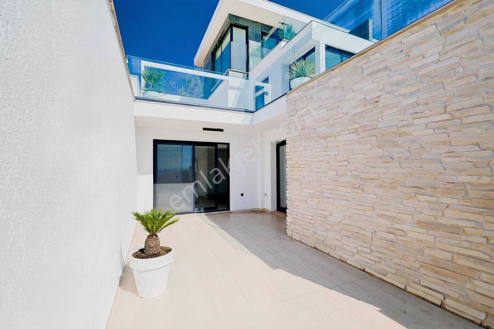 Çeşme Ardıç Havuzlu Kapalı Otoparklı Deniz Manzaralı 5+1 Villa — fotoğraf 31
