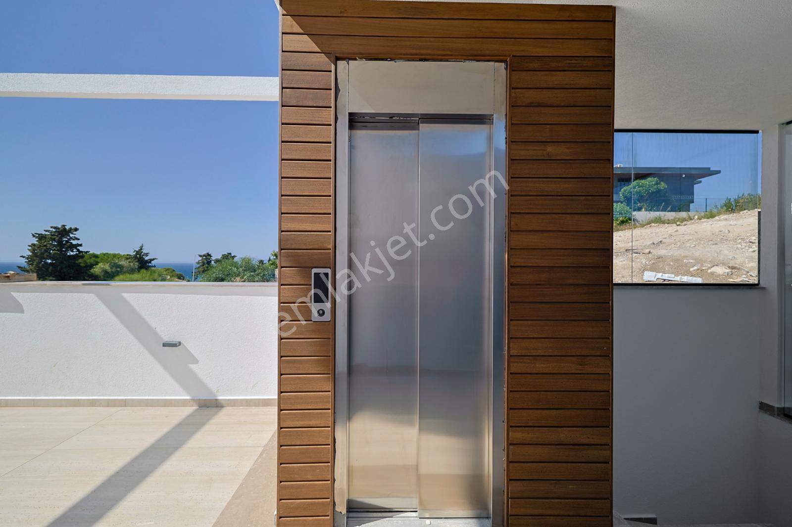Çeşme Ardıç Havuzlu Kapalı Otoparklı Deniz Manzaralı 5+1 Villa — fotoğraf 32