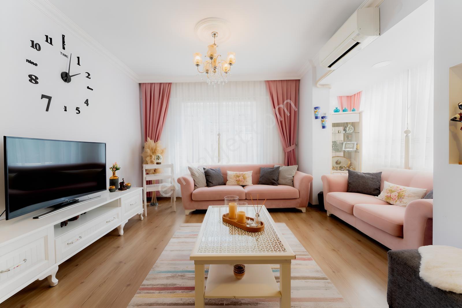 Select'Ten Kemeraltı'Nda Satılık Tek Tapuda İki Daire