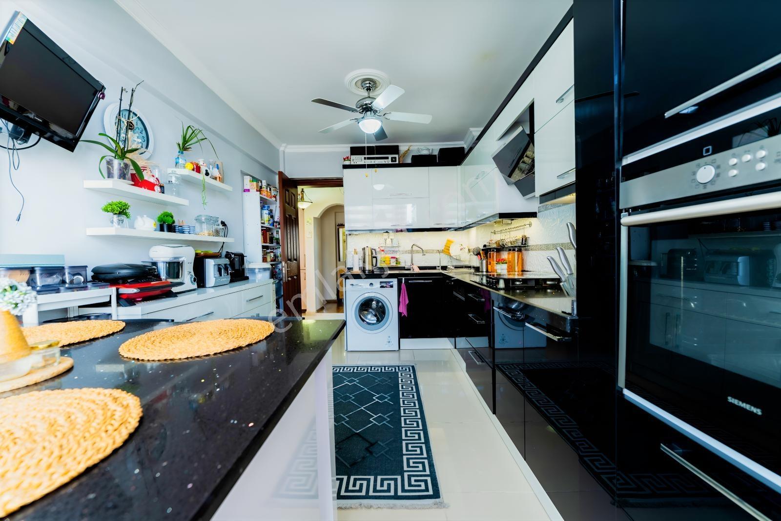 Select'ten Kemeraltı'nda Satılık Tek Tapuda İki Daire — fotoğraf 6