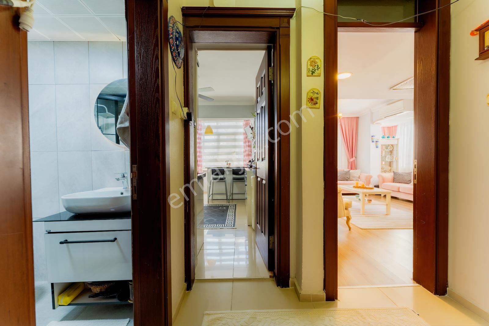 Select'ten Kemeraltı'nda Satılık Tek Tapuda İki Daire — fotoğraf 8