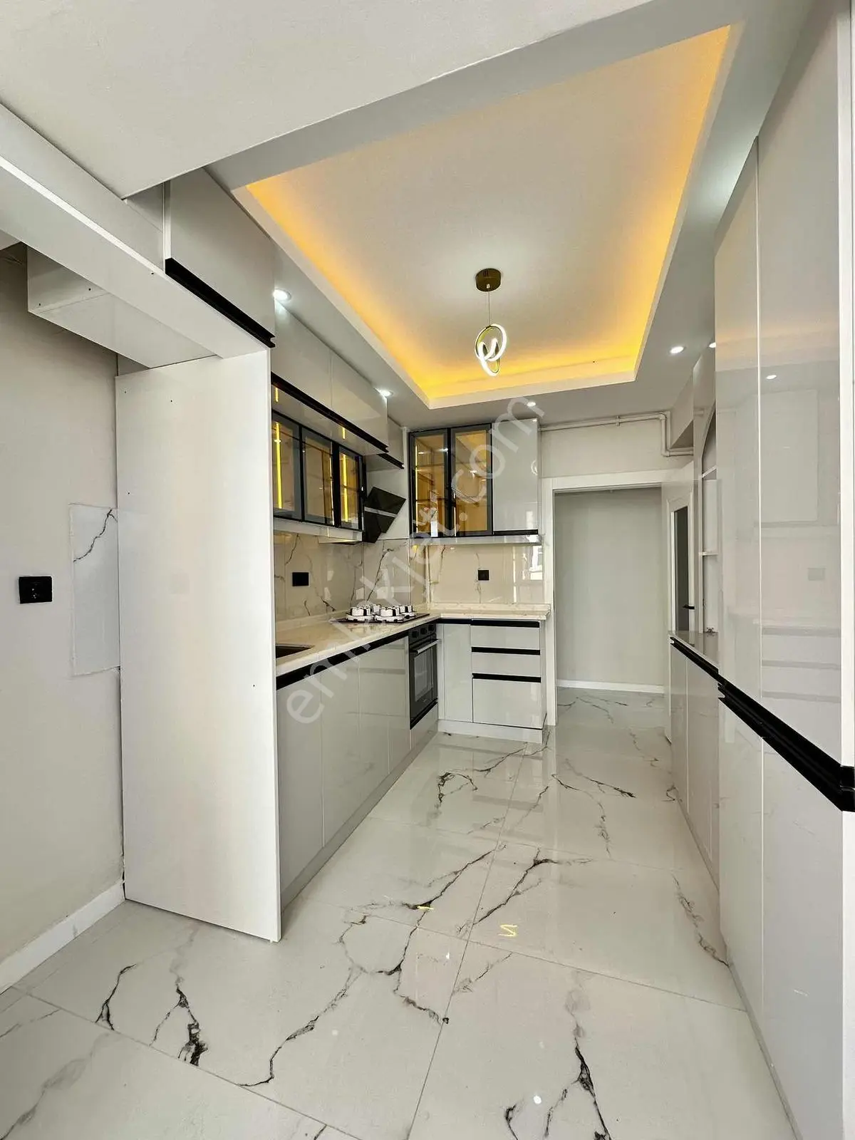 Ulukan'dn Andiçen'de Salon Bağımsız Full+full Yapılı Ara Kat 3+1 — fotoğraf 7
