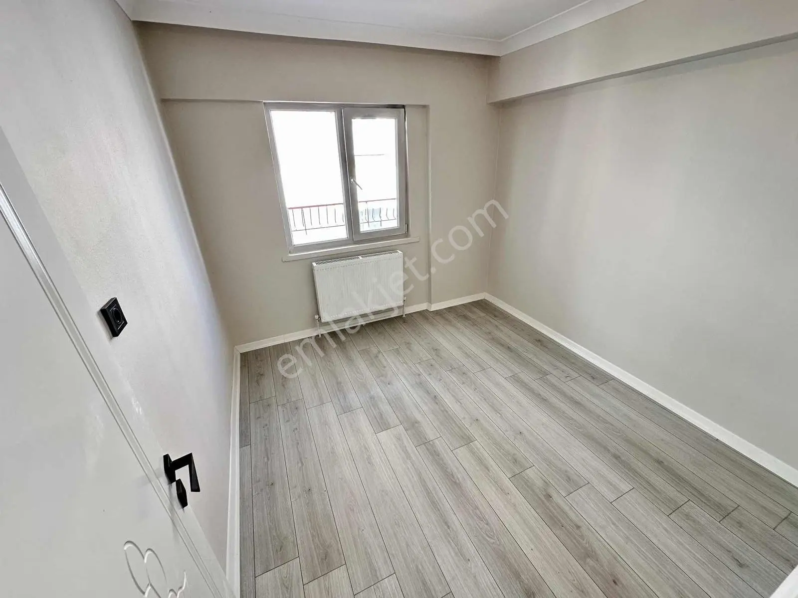 Ulukan'dn Andiçen'de Salon Bağımsız Full+full Yapılı Ara Kat 3+1 — fotoğraf 15