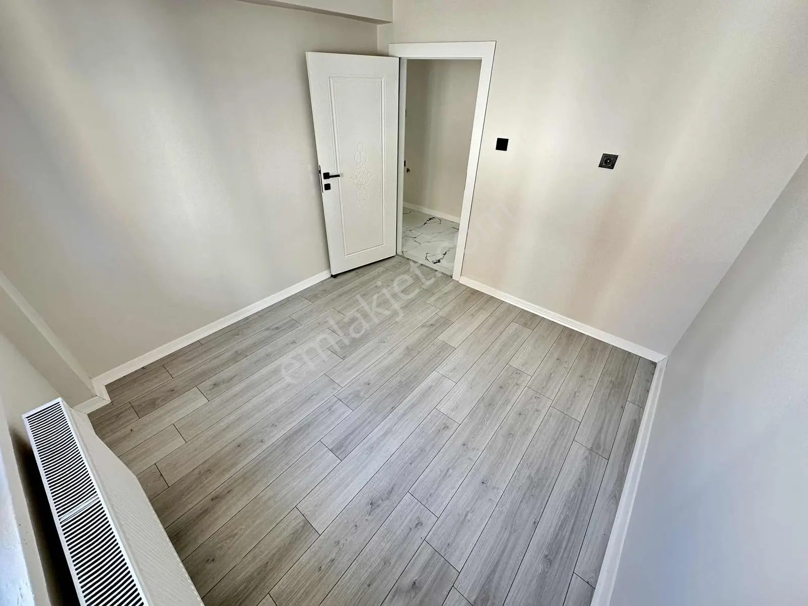 Ulukan'dn Andiçen'de Salon Bağımsız Full+full Yapılı Ara Kat 3+1 — fotoğraf 22