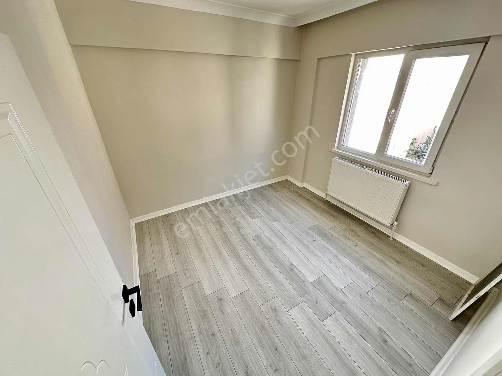 Ulukan'dn Andiçen'de Salon Bağımsız Full+full Yapılı Ara Kat 3+1 — fotoğraf 24