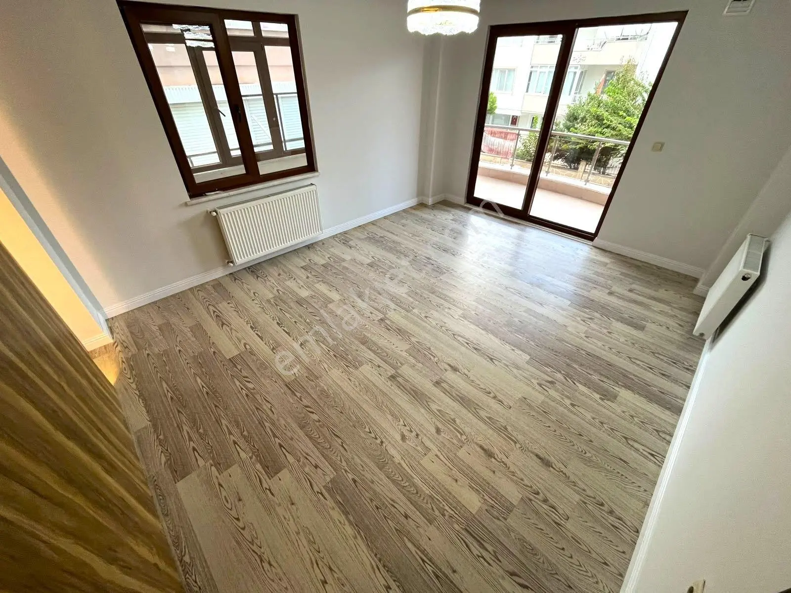 Gümüş'den Akçay'da Ön Cephe Arakat Şık Tasarımlı Kombili 2+1 Daire! — fotoğraf 10
