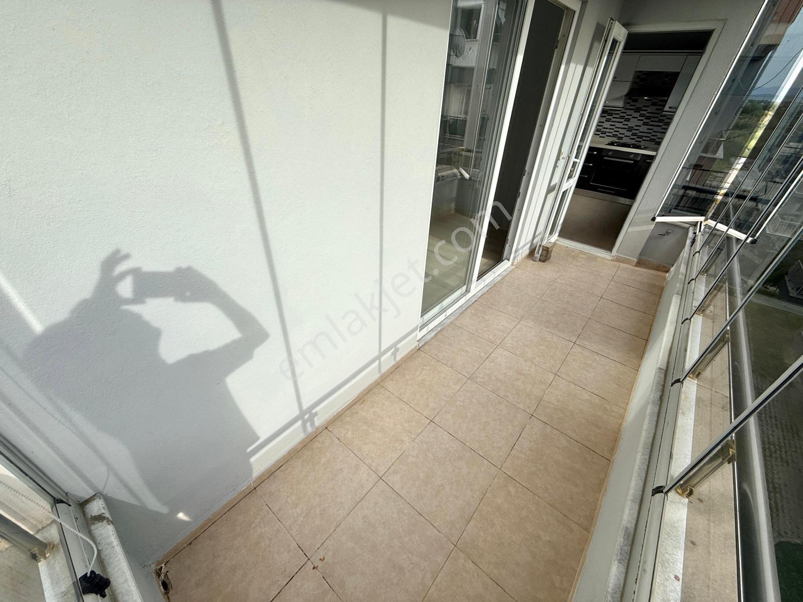Gürsoy'dan Altınkumda Yeni Bina Asansörlü Cam Balkonlu 2+1 — fotoğraf 19