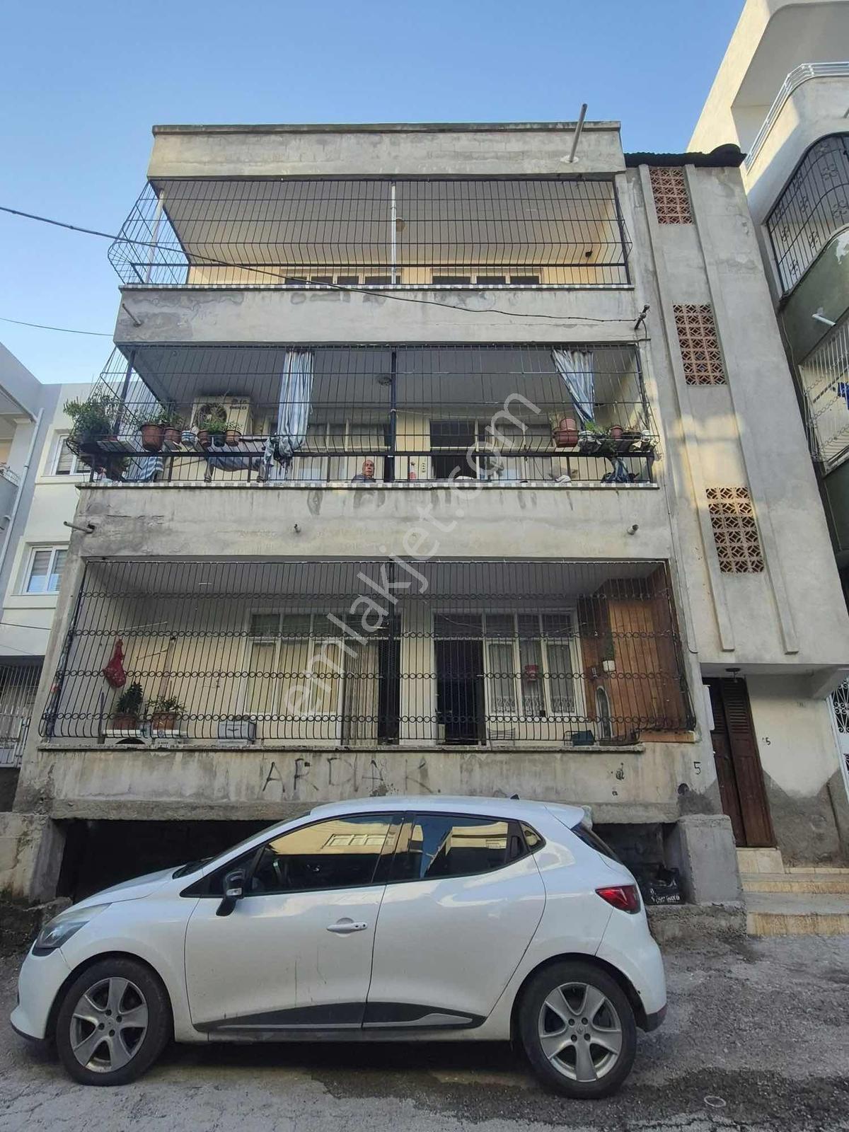 Satılık 3+1 3 Katlı Müstakil Ev