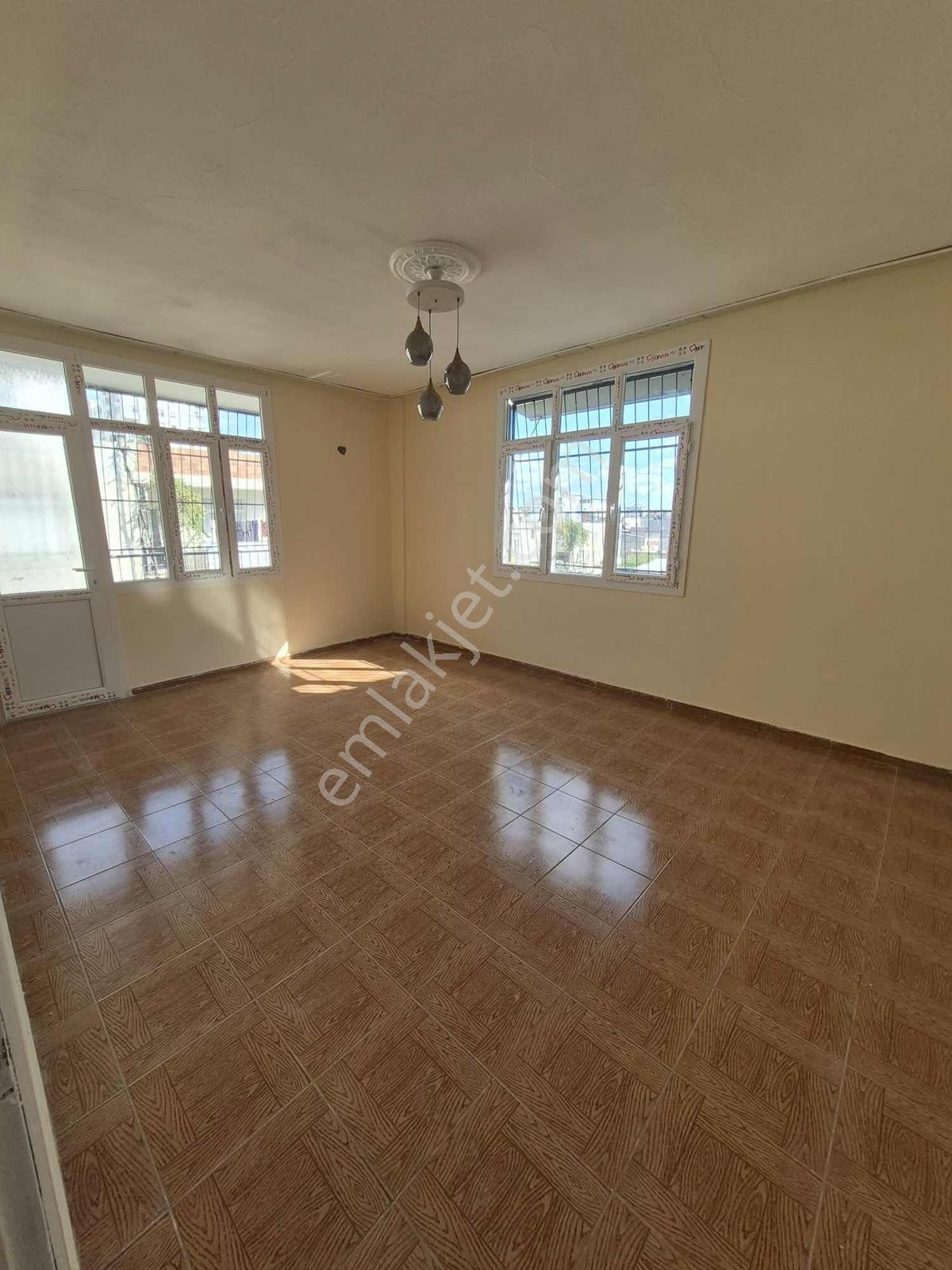 Satılık 3+1 3 Katlı Müstakil Ev — fotoğraf 11