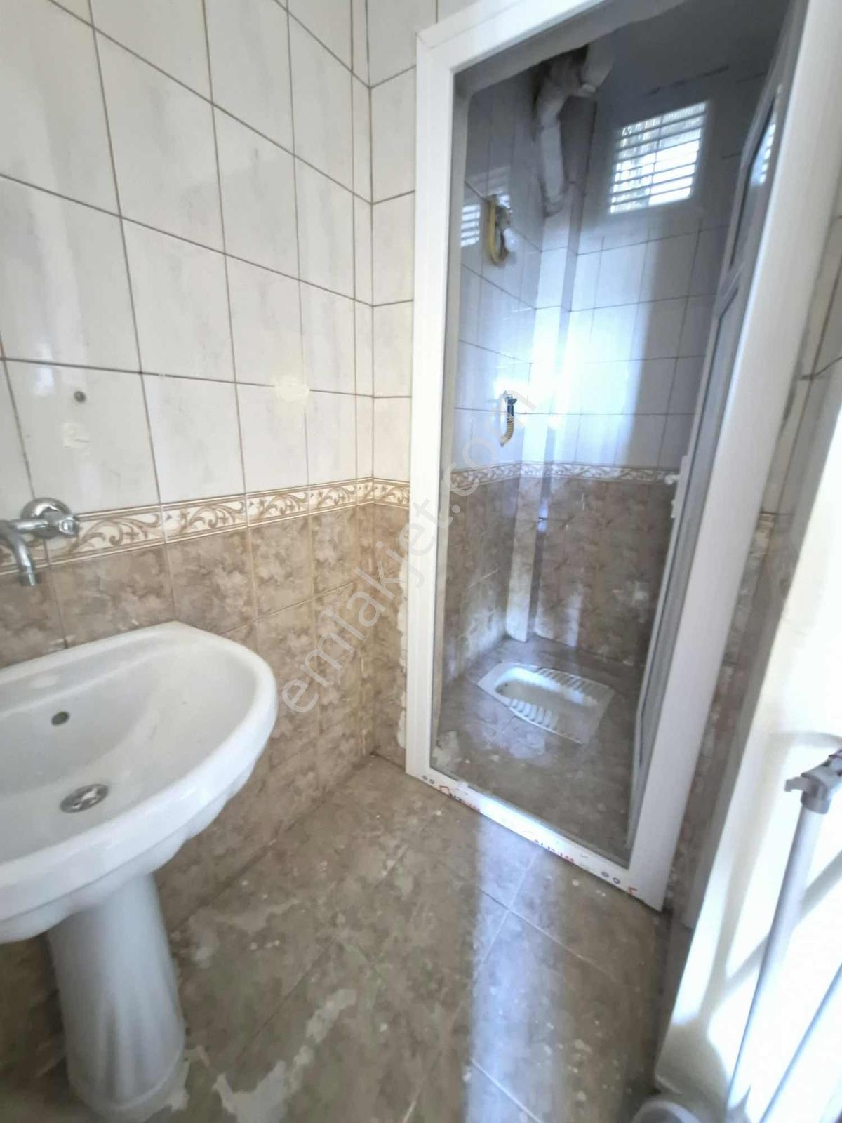 Satılık 3+1 3 Katlı Müstakil Ev — fotoğraf 13