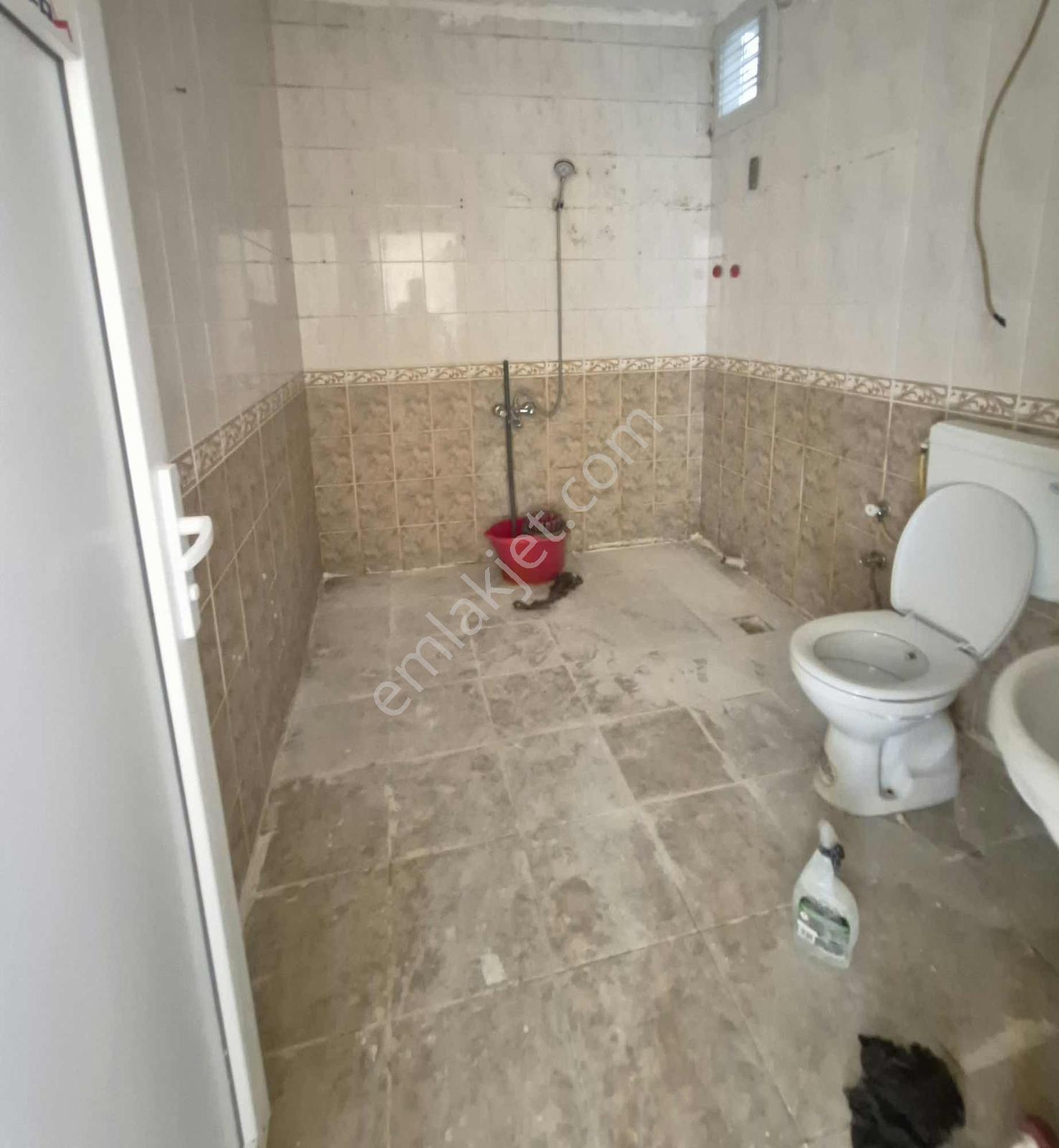 Satılık 3+1 3 Katlı Müstakil Ev — fotoğraf 14