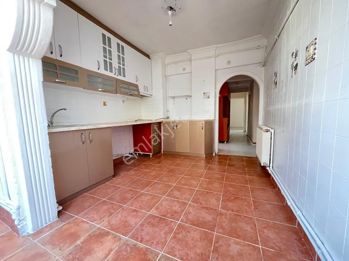 Sincan Maraşal Çakmak Mah 3+1 Yapılı Ara Katta Ön Cephe Daire — fotoğraf 3