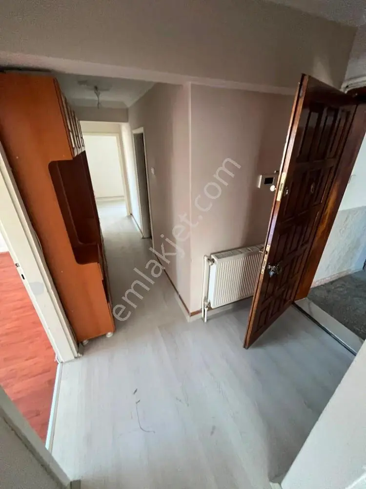 Sincan Maraşal Çakmak Mah 3+1 Yapılı Ara Katta Ön Cephe Daire — fotoğraf 16