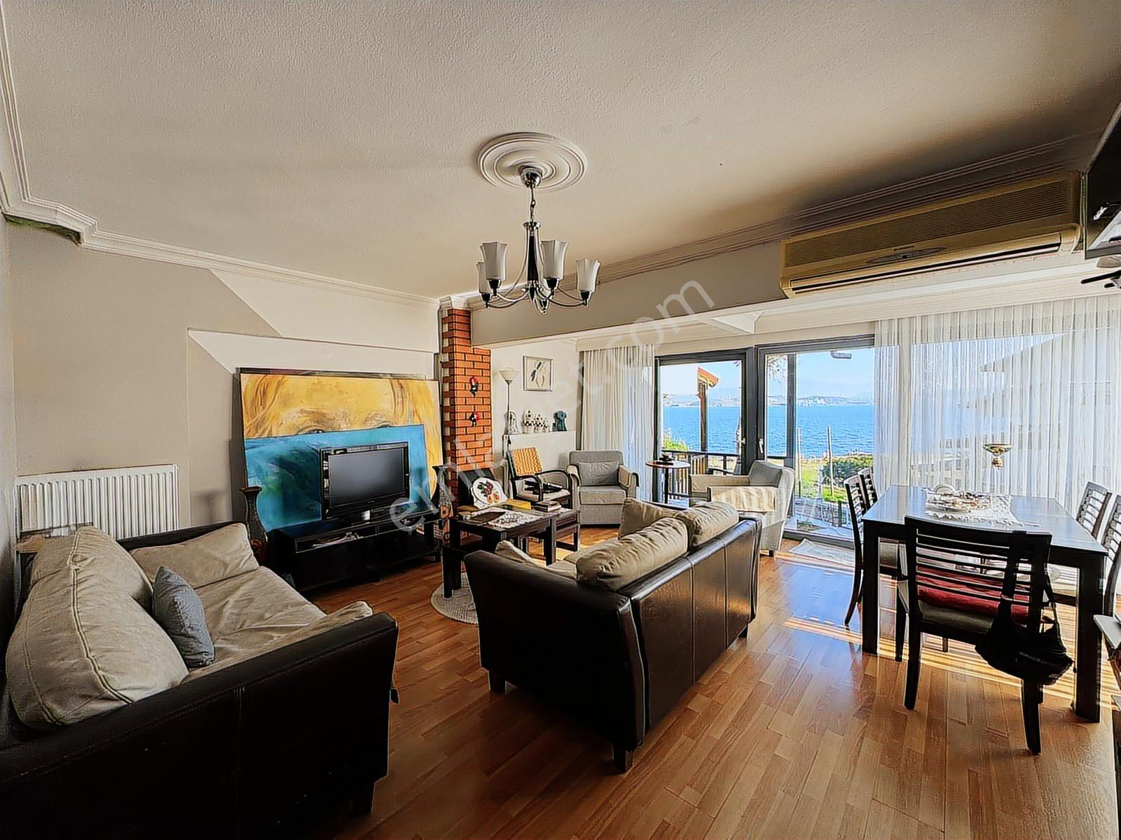 Yeni Foça Petra Koyu'nda Muhteşem Manzaralı Triplex Villa — fotoğraf 3