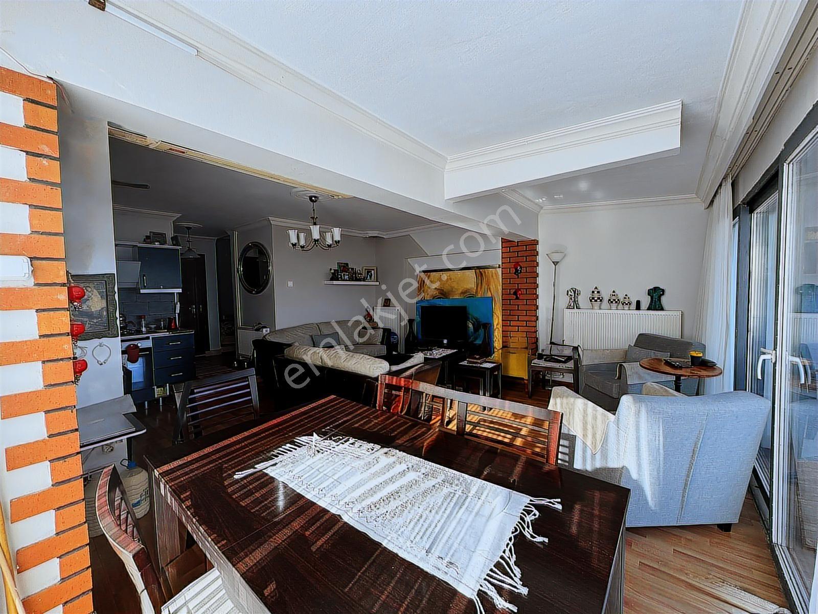 Yeni Foça Petra Koyu'nda Muhteşem Manzaralı Triplex Villa — fotoğraf 4