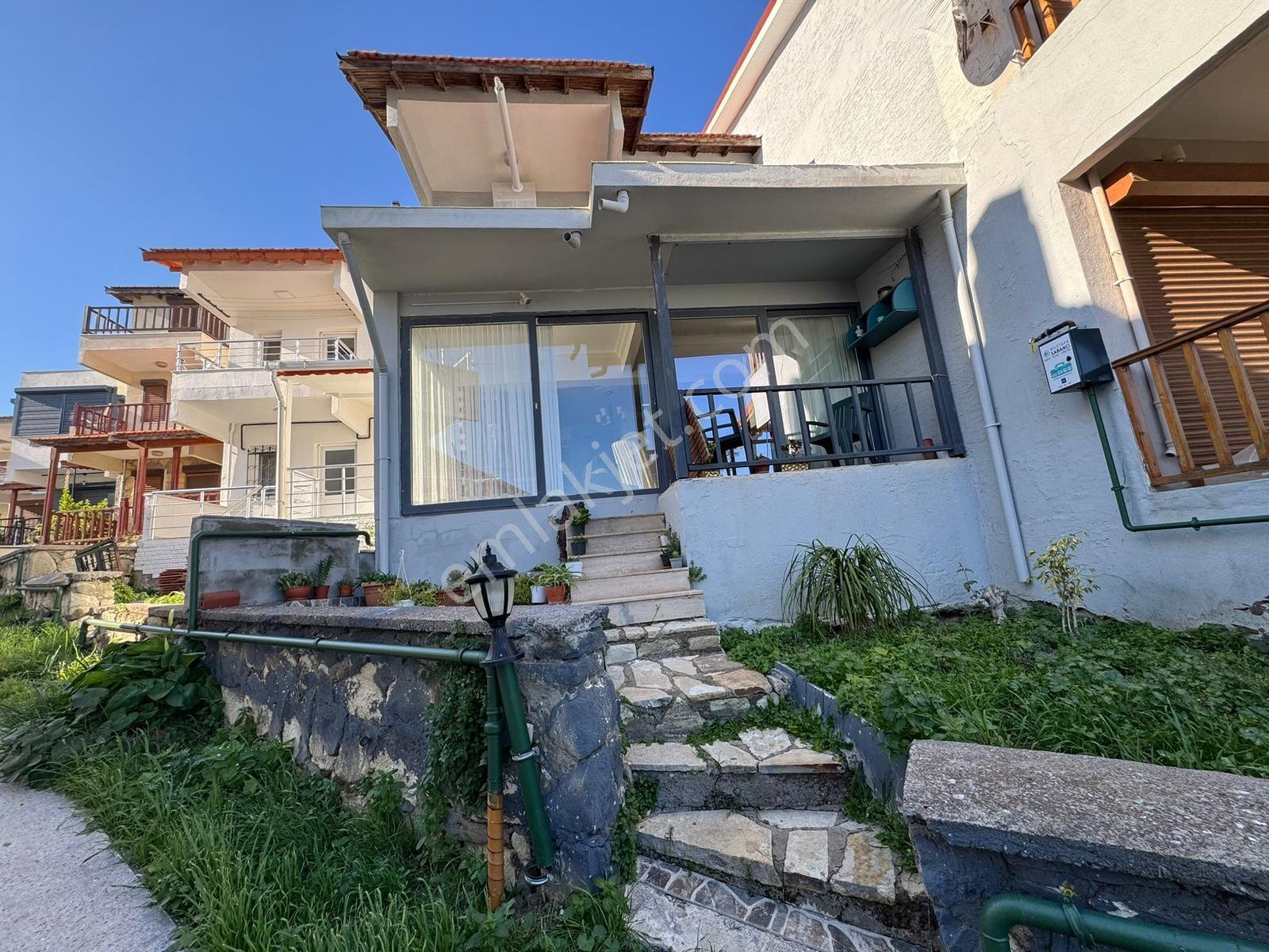 Yeni Foça Petra Koyu'nda Muhteşem Manzaralı Triplex Villa — fotoğraf 32